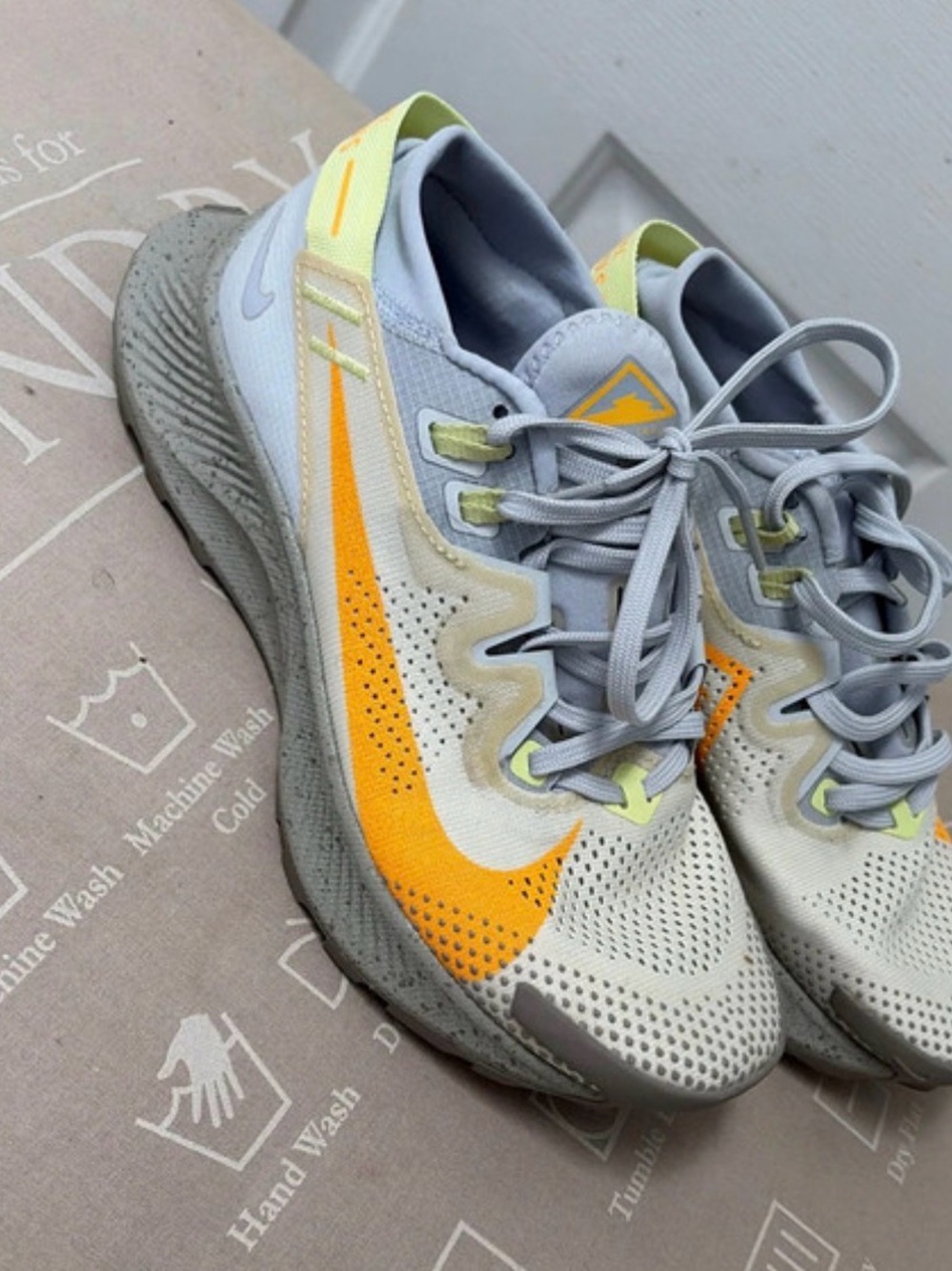 Nike Women’s Athletic Running Shoes in Light Gray and Yellow-Orange